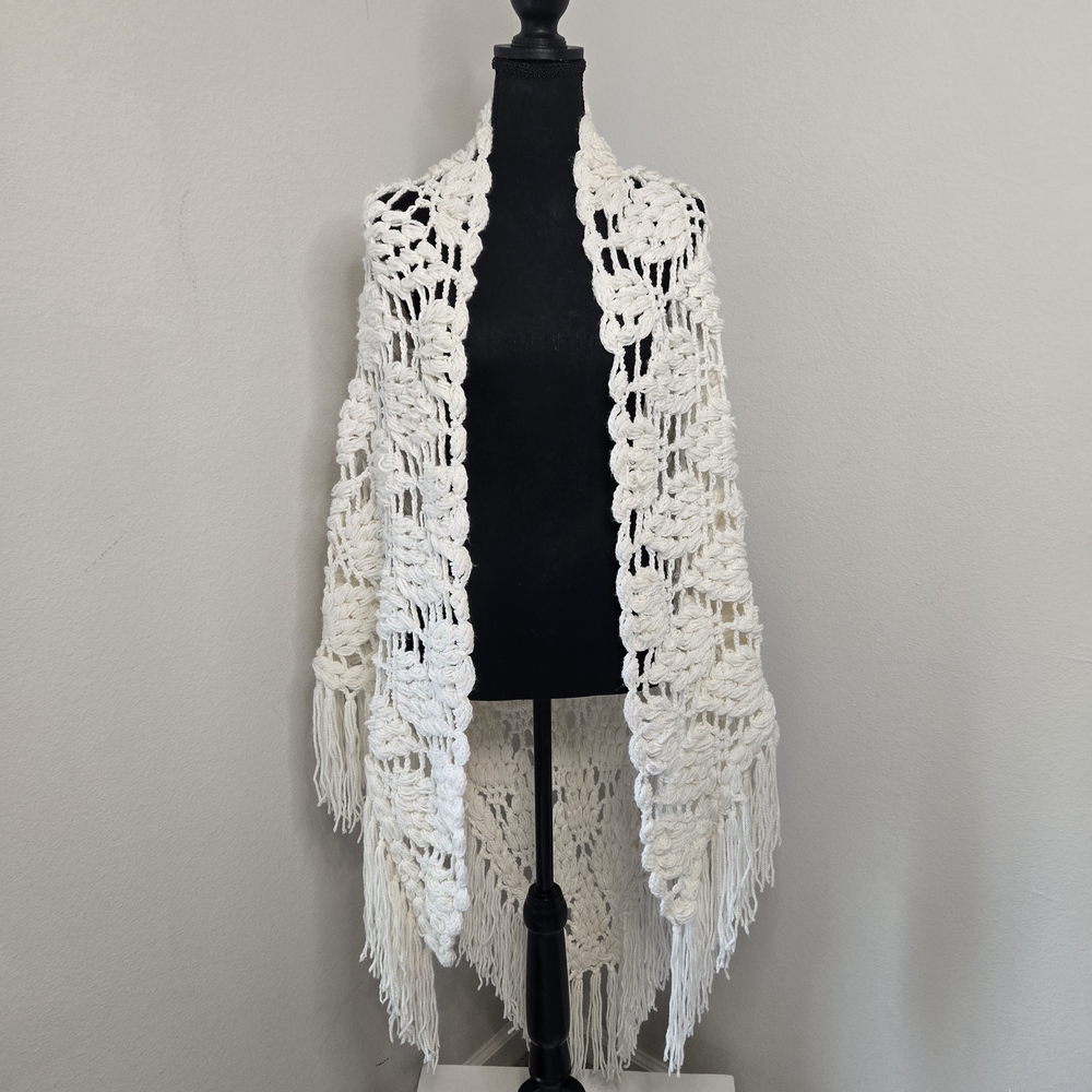 Handmade Traditional Mexican 1980's Crochet Shawl